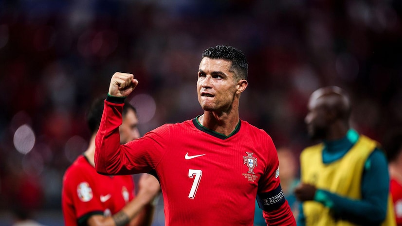 队报：哈兰德续约后周薪达万镑，月薪万欧.